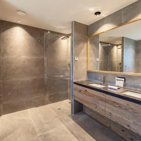 Luxueux Avec Et Sauna Au Coeur De - Fr-1-568-36 Шале *